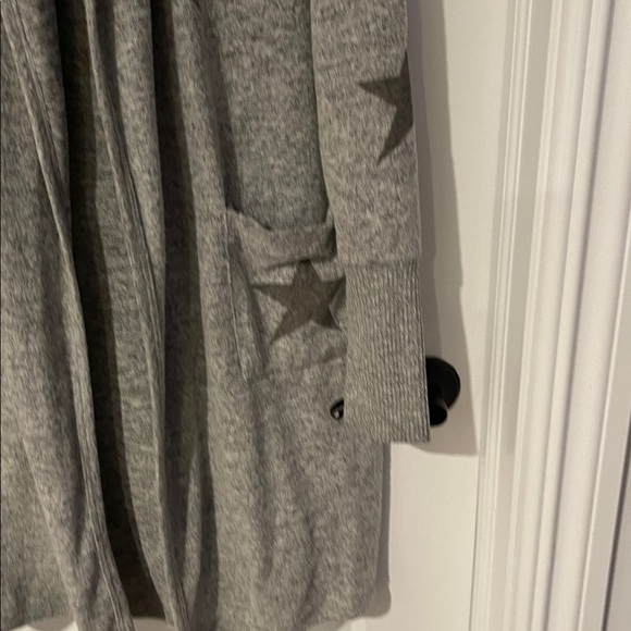 Sweet Romeo Gray Star Pattern Cape - Picture 3 of 7